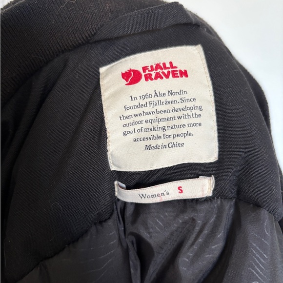 Fjallraven Black Winter Parka Women's Small - Picture 4 of 9